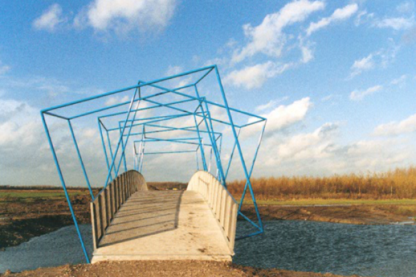 Cubic bridge